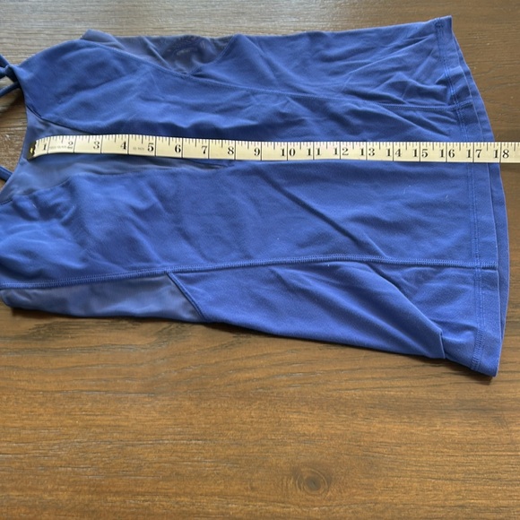 Lululemon mesh tank size 6 - Picture 10 of 10